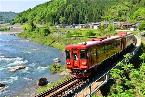 観光列車「ながら」外観
